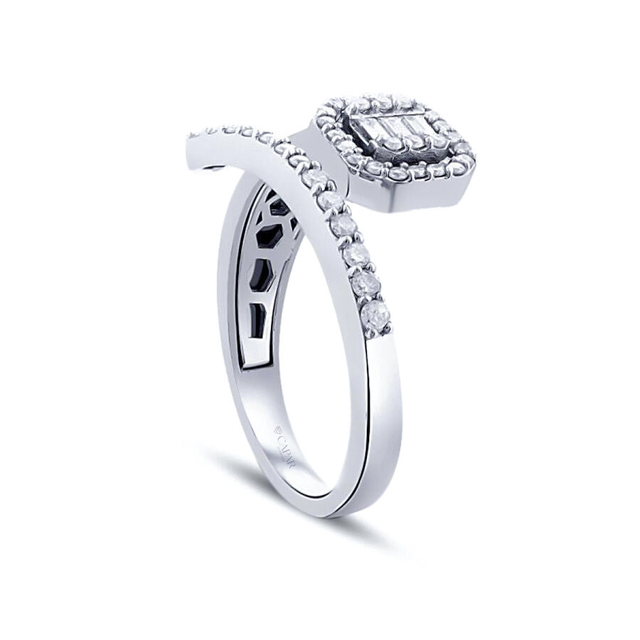 0.58 Karat Pırlanta Baget Yüzük Capar Diamond